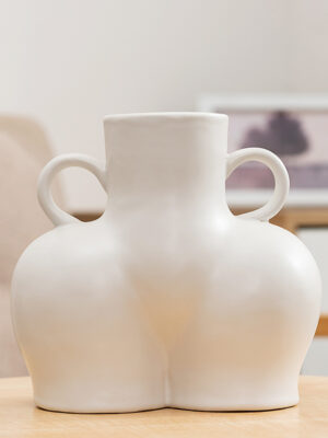 Artificial human body art dry flower vase