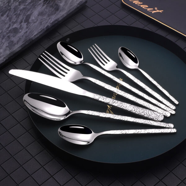 5bd41bdc-8d57-411f-b478-2ba7833bba83.jpg Embossed Handle Steak Cutlery – Premium Western-Style Utensil Set