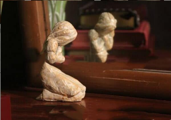 Wood-Like Resin Home Decoration Ornament