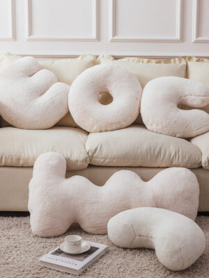 Nordic 3D Sculpture Pillow – Modern Bedside Decorative Cushion