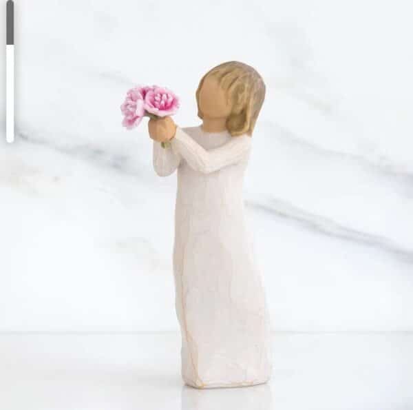 65338476-13f7-4446-9195-0c785a0f5130.jpg Resin Girl Statue Home Decoration