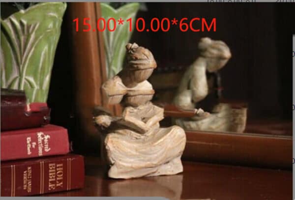 Wood-Like Resin Home Decoration Ornament