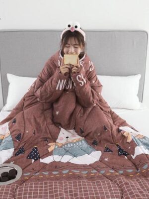 Winter Lazy Quilt with Sleeves – Warm Wearable Blanket