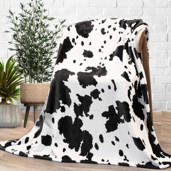 fba48052-918e-4620-9193-352cb9142589.jpg Cow Print Flannel Blanket – Soft Warm Home Throw